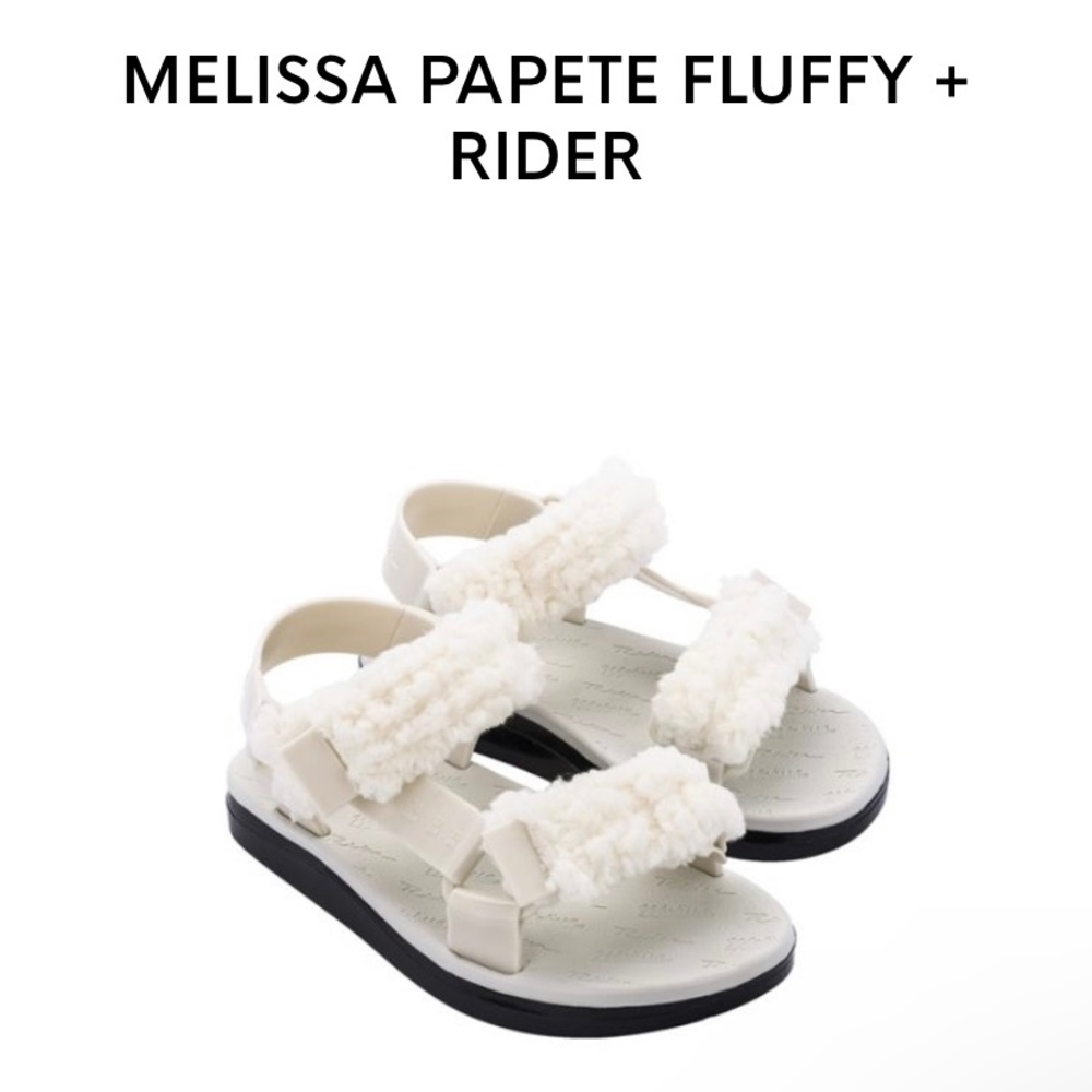 Melissa Papete fluffy + Rider: Made of vegan fur and sustainable materials.